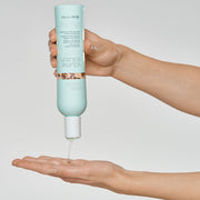 milk-shake-volume-shampoo-in-hand-2